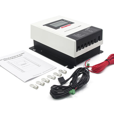 Harga yang bagus IP32 DC DC Charger MPPT Solar Charger 30A ringan 12 / 24Vdc Tegangan Rating on line