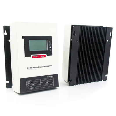 Harga yang bagus 700W PV Input 50A DC DC Charger IP32 Perlindungan 12V Starter Battery Charger on line